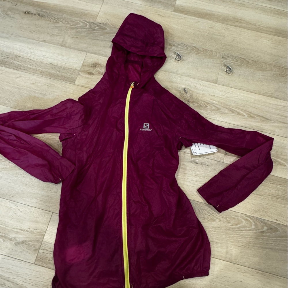 Thin windbreaker